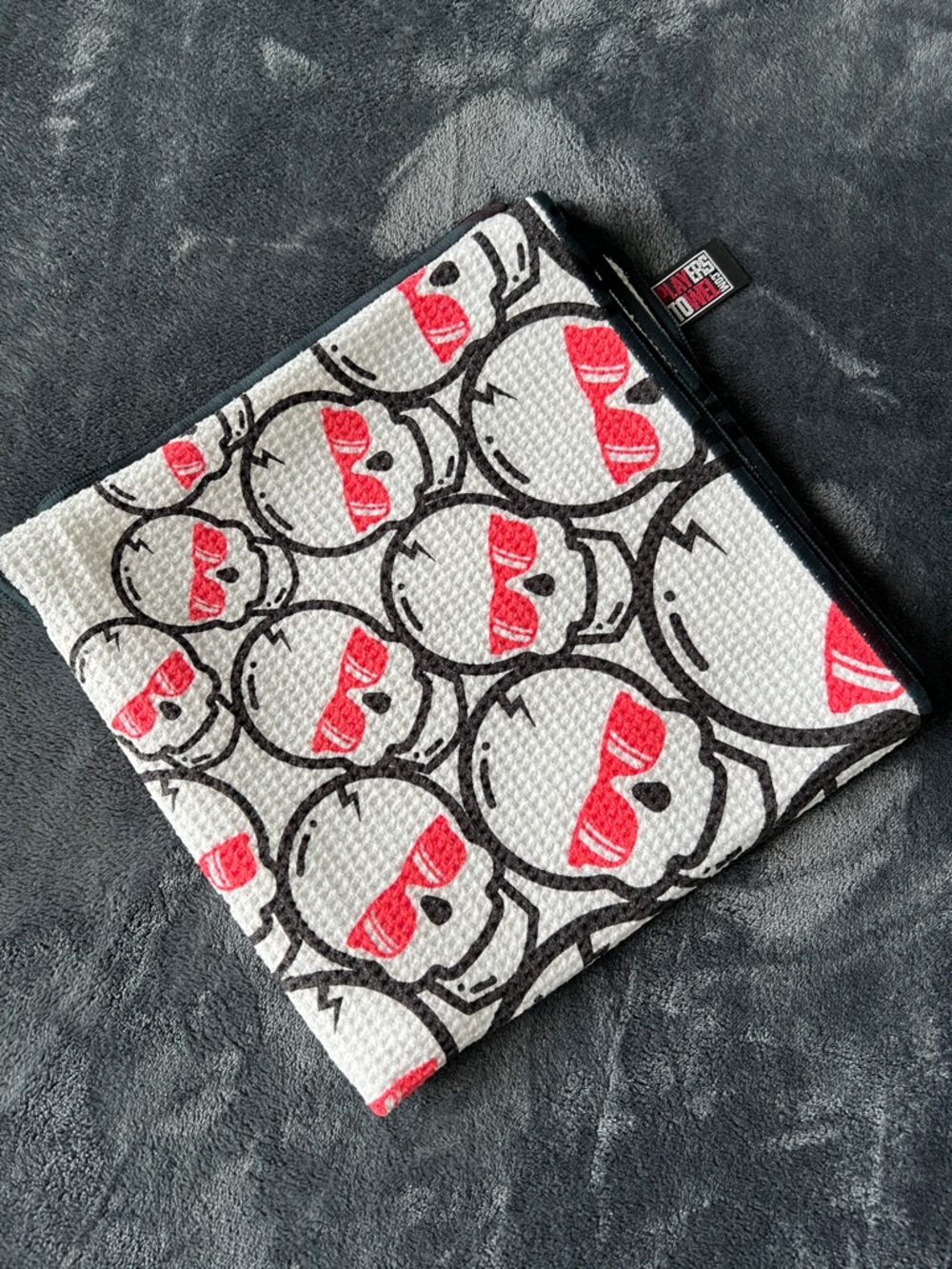 ✨ Swag Golf Concentric Skulls Players Towel Brand New